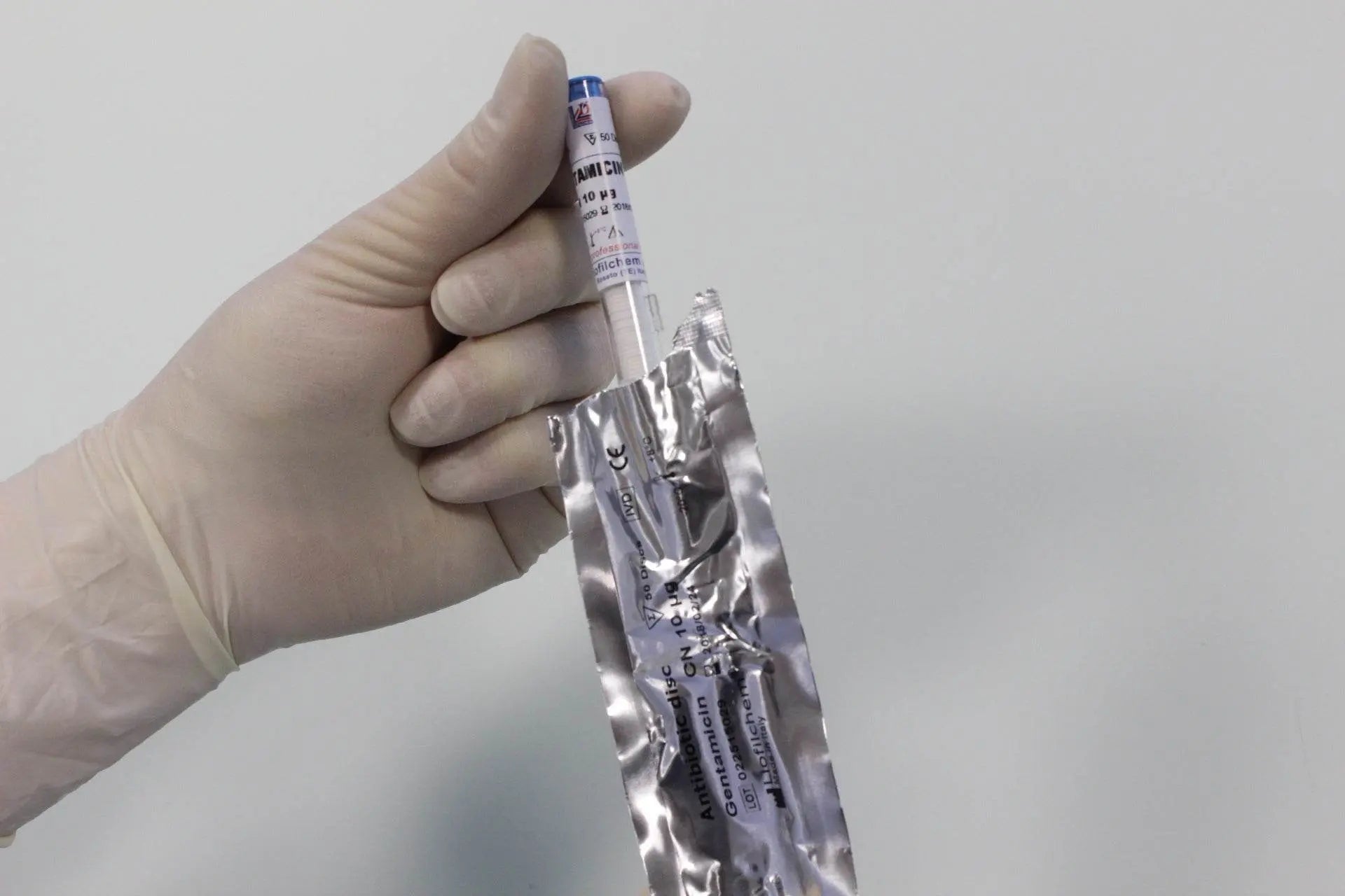 Liofilchem Lincomycin MY 2 µg microbiology antibiotic susceptibility testing disc on sterile tray