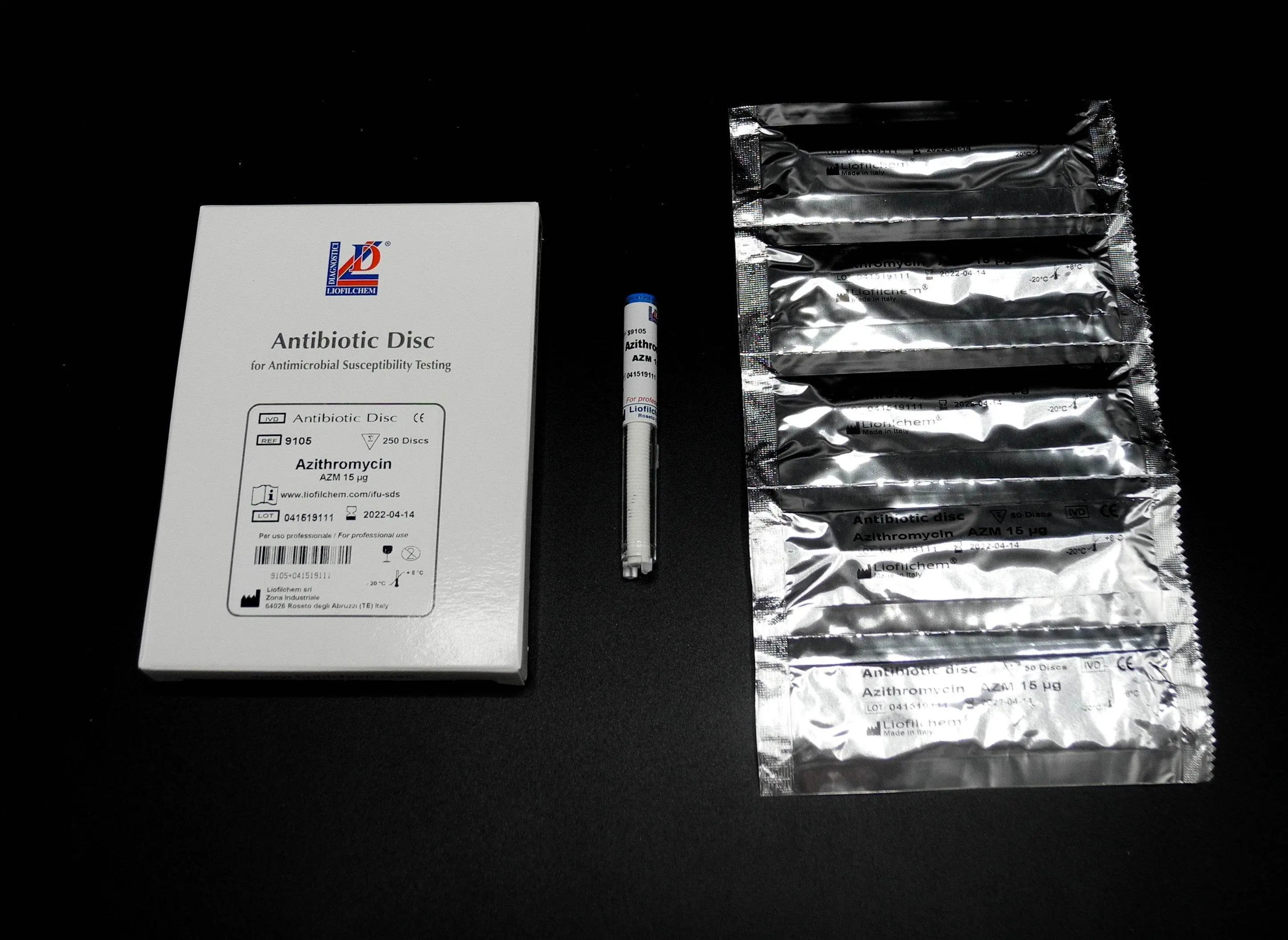 Liofilchem AST DISC Cefotaxime CTX 5 µg microbiology testing disc for lab use, featuring a clear label and disc design.